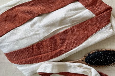 دیگه میتونی حوله تنپوشتو باخودت ببری سفر!