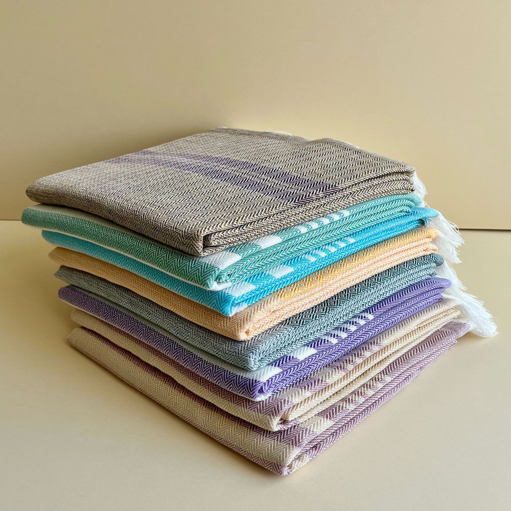 حوله حمام بزرگ پنبه ای رنگی